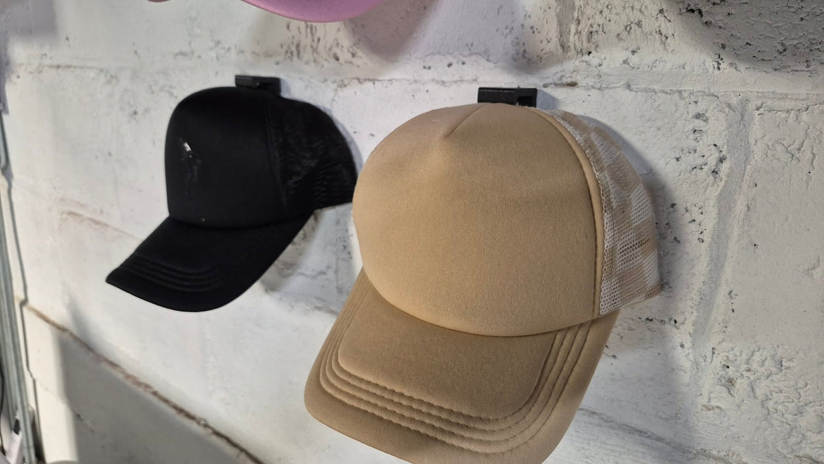 Hat wall mount