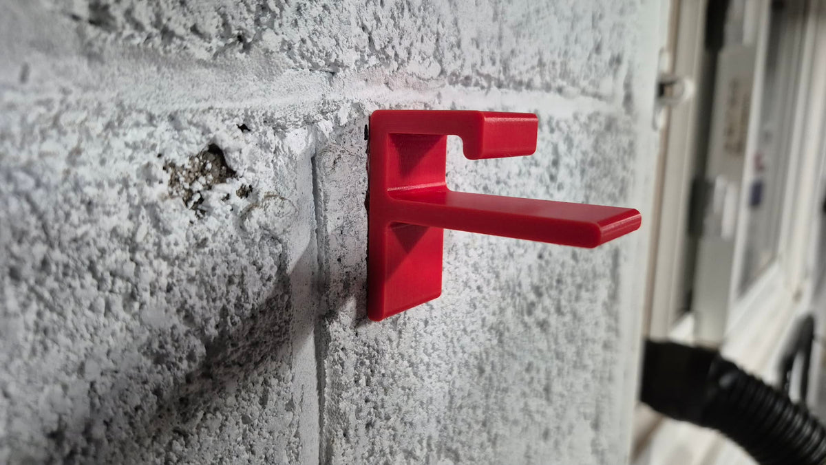 Hat wall mount